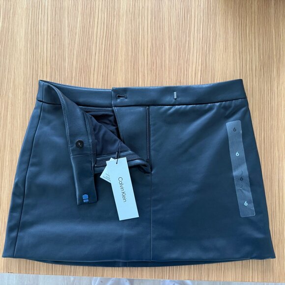 Faux Leather Miniskirt - Picture 4 of 7